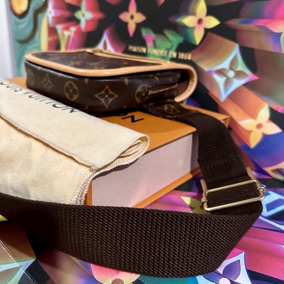 🛑SOLD🛑🆒😎🆒Authentic Louis Vuitton Bosphore Fanny Pack/Bumbag Monogram - Picture 8 of 17